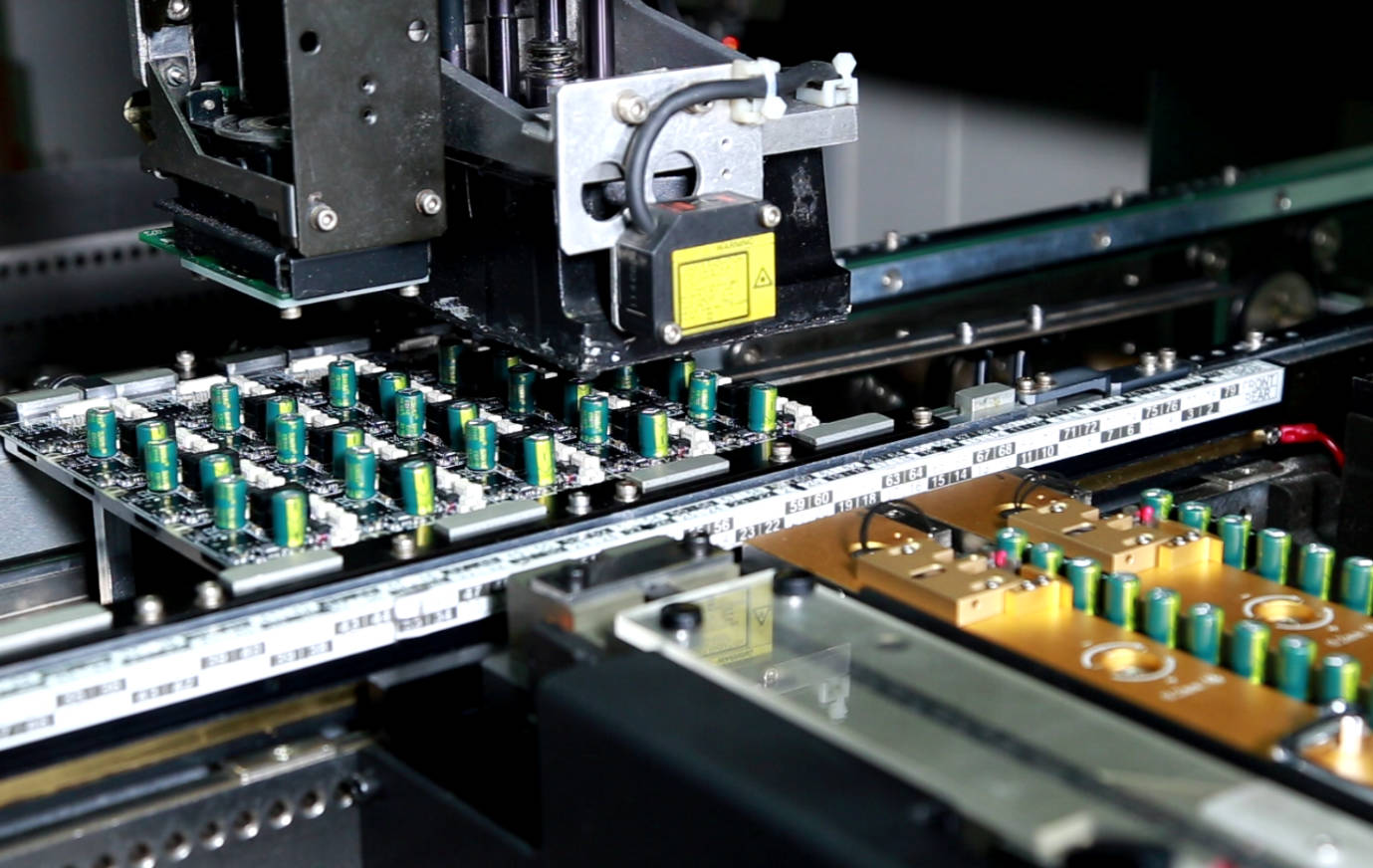 異形電容插件機(jī)：電子制造業(yè)的新星