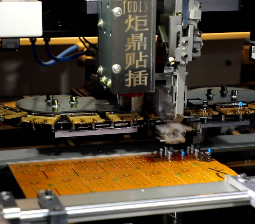 散裝元器件插件機的現(xiàn)代應用與優(yōu)勢