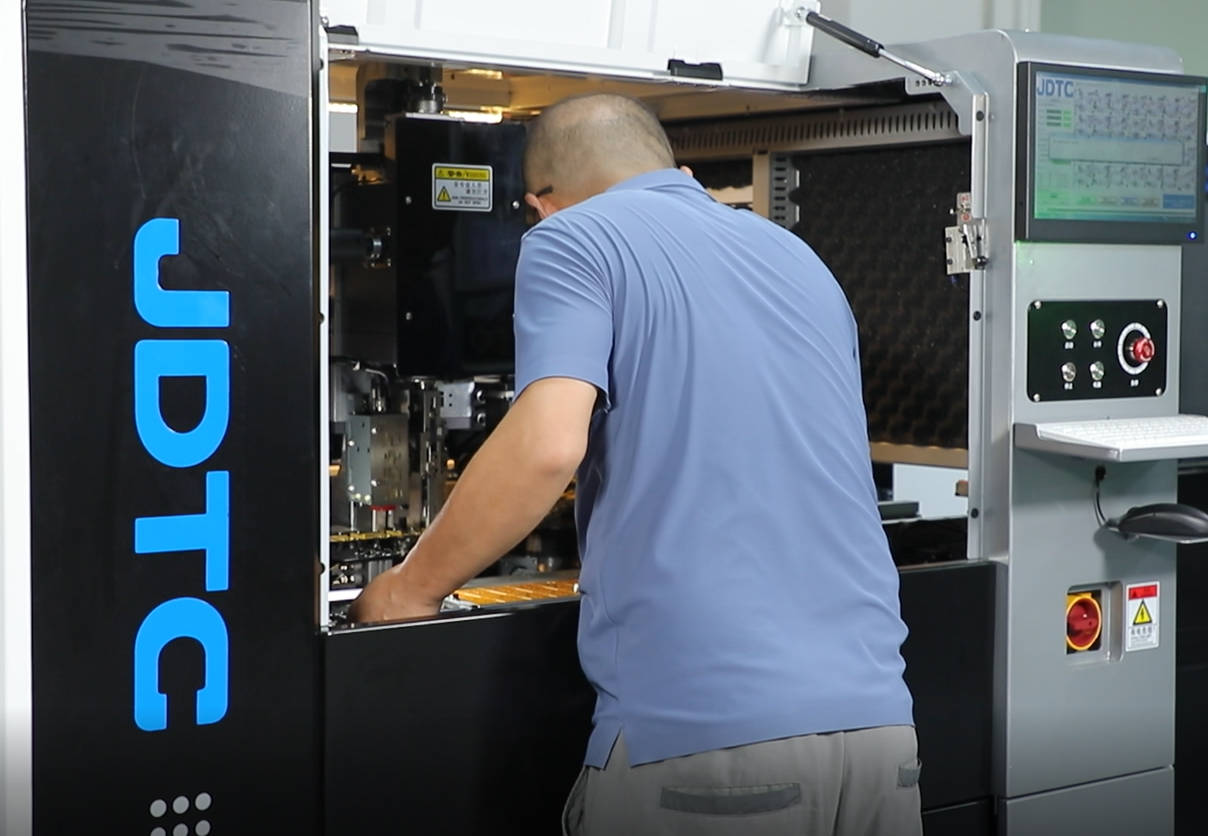 如何高效操作異形插件機(jī)：詳細(xì)步驟與實用技巧