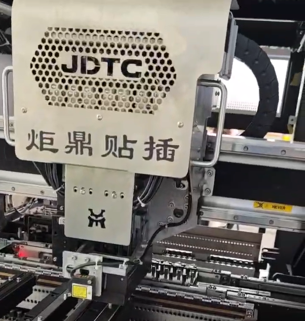 ??自動化插件機：電子制造企業實現降本增效的智能之選?